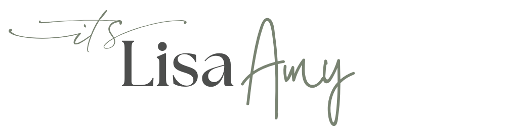 It's Lisa Amy Logo